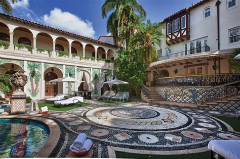 gianni versace mansion address|versace mansion real name.